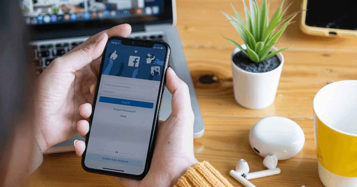 How to Hire Talent with Facebook Recruiting?